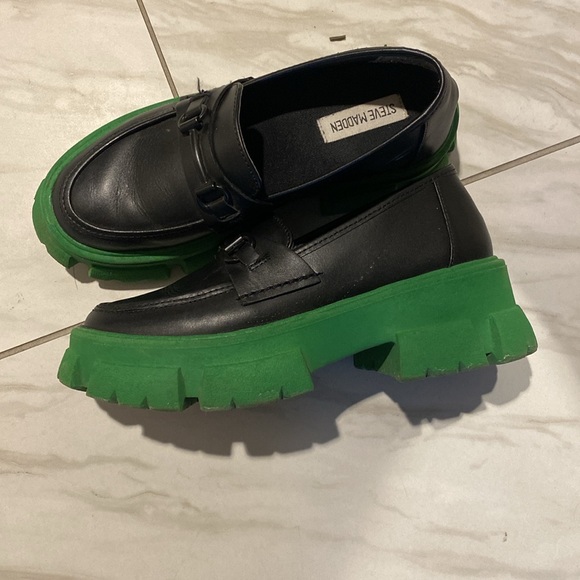 Steve Madden Trifecta Green Multi Loafer - Picture 8 of 8